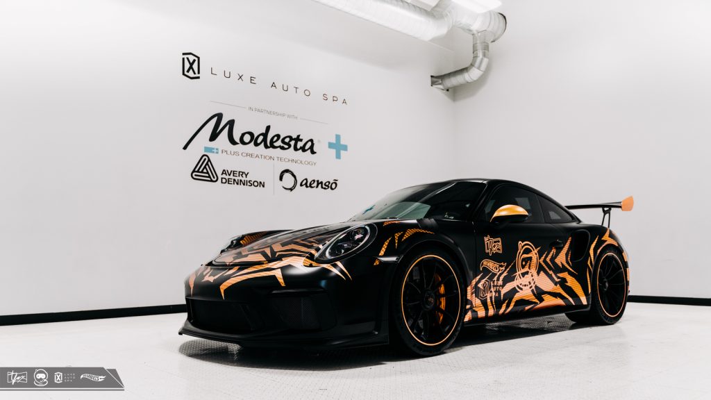 Porsche 911 gold wrap